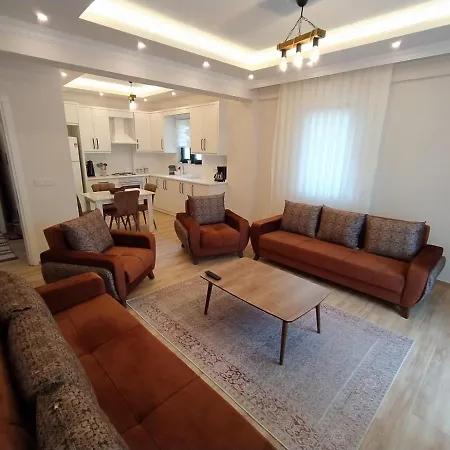 Gocek Flora Suites מלון דירות